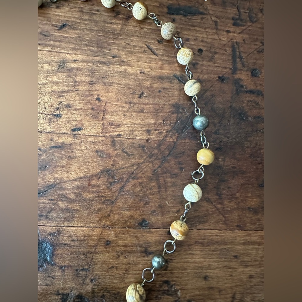 Circle pendant beaded necklace - Picture 2 of 7